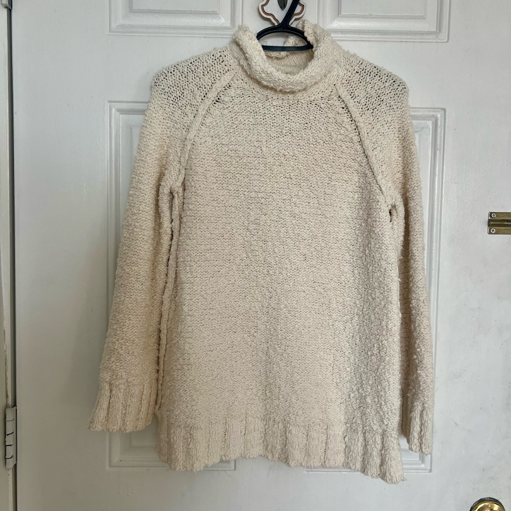 Moth | Cozy Cream Turtleneck Sweater